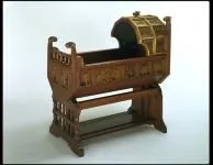 Старовинна колиска - перша дитяча меблі (старовинна) Старовинна колиска - перша дитяча меблі