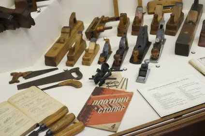 Столярний інструмент назви, види і використання (проведення столярних робіт) Столярний інструмент назви, види і використання