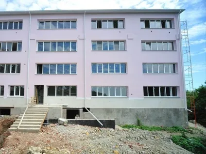 Будівництво біля води