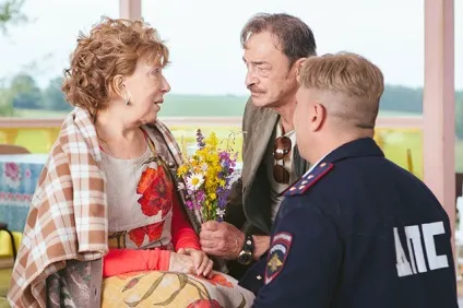 Божевільна караоке-комедія (фільм найкращий день) Божевільна караоке-комедія