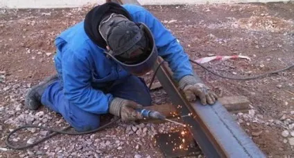 Сварка швелерів між собою (встик Дане з'єднання застосовують) Сварка швелерів між собою