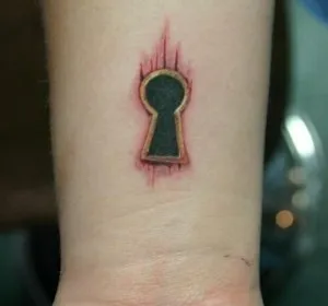 Тату замки і ключі (фото, ескізи, значення), tattoofotos (значення) Тату замки і ключі (фото, ескізи, значення), tattoofotos