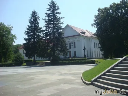 Тарасова гора в Каневі подорожі по світу - жіноча соціальна мережа (гора) Тарасова гора в Каневі подорожі по світу - жіноча соціальна мережа