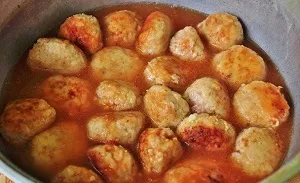 Тефтелі з підливою як в дитячому саду рецепт з фото крок за кроком (м'ясо з підливою як в дитячому садку) Тефтелі з підливою як в дитячому саду рецепт з фото крок за кроком