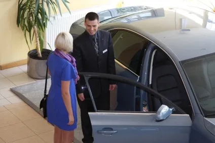 Тонкощі покупки нового автомобіля в автосалоні (тонкощі покупки нового автомобіля в автосалоні) Тонкощі покупки нового автомобіля в автосалоні