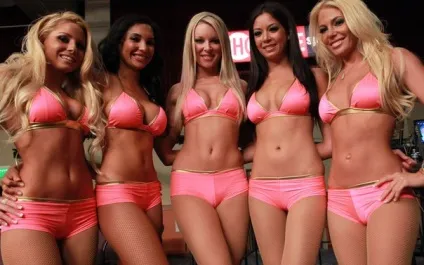 Топ дівчат з табличками (ring girls) - найцікавіші статті інтернету для справжніх чоловіків