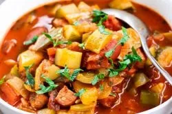Тушковані кабачки з помідорами