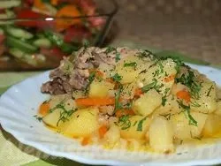 Тушкована картопля в мультиварці