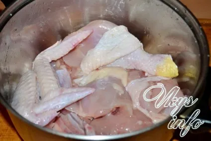 Тушкована курка з чорносливом і курагою рецепт з фото (курагою) Тушкована курка з чорносливом і курагою рецепт з фото