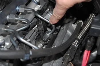 Видалення повітря з паливної системи дизельного автомобіля