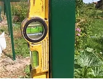 Встановлення огорожі з зварної сітки покрокова інструкція (зварений) Встановлення огорожі з зварної сітки покрокова інструкція
