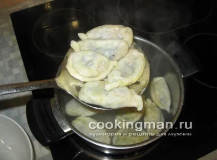 Вареники з грибами - кулінарія для чоловіків (мелений чорний перець) Вареники з грибами - кулінарія для чоловіків