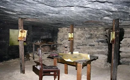 Аджимушкайські каменоломні (каменоломні) Аджимушкайські каменоломні