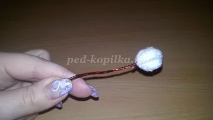 Гілочка верби з бісеру