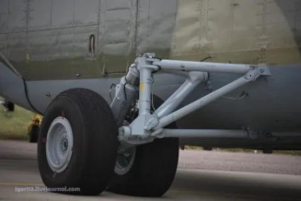 Вертоліт-гігант мі-26 - джерело гарного настрою (хвостовий) Вертоліт-гігант мі-26 - джерело гарного настрою