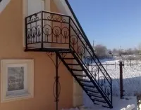 Види сходів на мансарду, інструкція як розрахувати і зробити своїми руками, а також фото готових (сходів) Види сходів на мансарду, інструкція як розрахувати і зробити своїми руками, а також фото готових