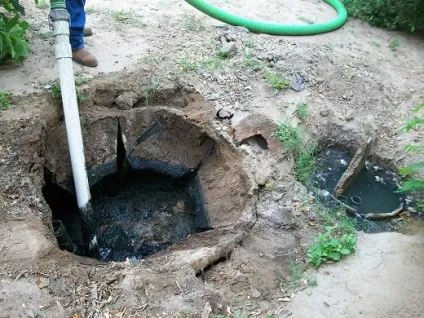 Вигрібна яма на дачі для туалету - санітарні норми, як правильно зробити і облаштувати, дачний