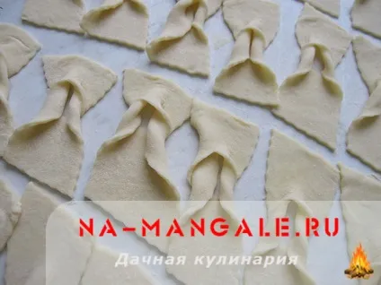 Хворост на горілці хрусткий класичний рецепт з покроковими фото (горілці) Хворост на горілці хрусткий класичний рецепт з покроковими фото