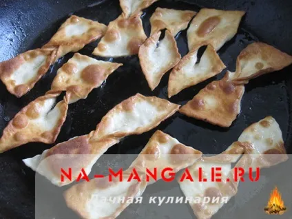 Хворост на горілці хрусткий класичний рецепт з покроковими фото (хрусткий) Хворост на горілці хрусткий класичний рецепт з покроковими фото