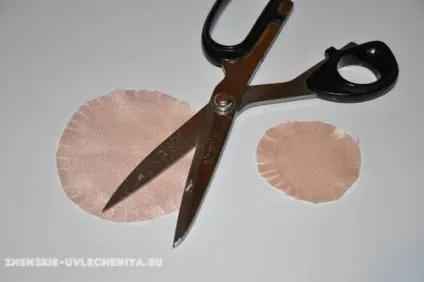 Заколка-капелюшок своїми руками з картонної втулки і тканини (шпилька капелюшок своїми руками) Заколка-капелюшок своїми руками з картонної втулки і тканини