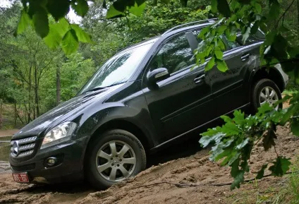 Навіщо mercedes m-class підкорювати бездоріжжя (m-class) Навіщо mercedes m-class підкорювати бездоріжжя
