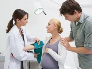 Зеленуваті виділення у жінок (жінок) Зеленуваті виділення у жінок