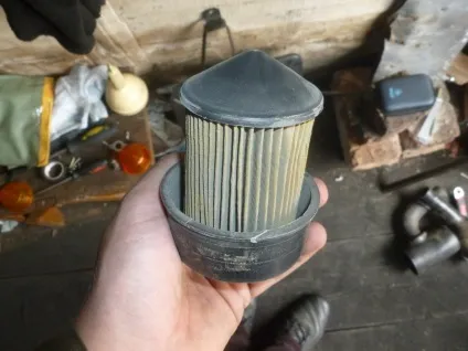 Заміна повітряного фільтра на китайському мопеді (клуня) Заміна повітряного фільтра на китайському мопеді