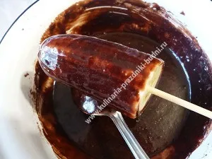 Банани в шоколаді, банани з шоколадом і горіхами (десерт з банана) Банани в шоколаді, банани з шоколадом і горіхами