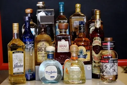 Благородні міцні напої світу, казан позитиву! (Пізнавально) Благородні міцні напої світу, казан позитиву!