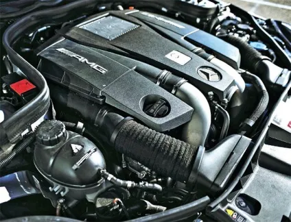 Bmw m5 проти mercedes e 63 amg престижні бомбардувальники, автомобільний журнал autobild України (важливіше рядового водія) Bmw m5 проти mercedes e 63 amg престижні бомбардувальники, автомобільний журнал autobild України