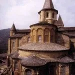 Чим відрізняється готична архітектура від романської, відповіді на питання