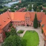 Чим відрізняється готична архітектура від романської, відповіді на питання