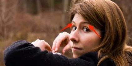 Читаємо мову тіла 16 традиційних трюків (Звичка трясти ногою говорить) Читаємо мову тіла 16 традиційних трюків