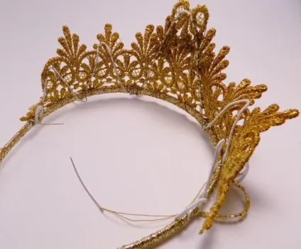 Ажурна корона з мережив своїми руками робимо прикраса для дорослих і дітей (руками) Ажурна корона з мережив своїми руками робимо прикраса для дорослих і дітей