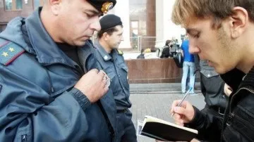 Що робити, якщо вас затримала поліція як вести себе у відділенні поліції (робити) Що робити, якщо вас затримала поліція як вести себе у відділенні поліції