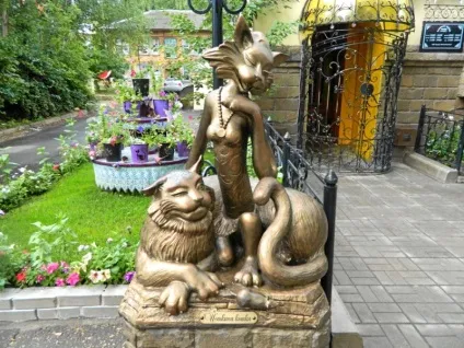 Що подивитися в Йошкар-Олі, пам'ятки та цікаві місця Йошкар-Оли (царю Федору Івановичу) Що подивитися в Йошкар-Олі, пам'ятки та цікаві місця Йошкар-Оли