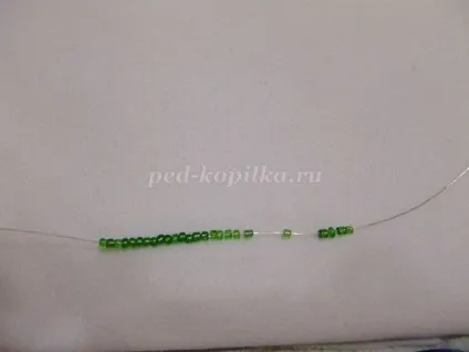 Квіти з бісеру в кошику