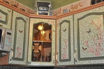Декупаж кухонних меблів вибір технології, своїми руками, приклади та фото (фото) Декупаж кухонних меблів вибір технології, своїми руками, приклади та фото