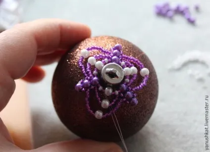 Декоруємо бісером ялинкову кульку - ярмарок майстрів - ручна робота, handmade