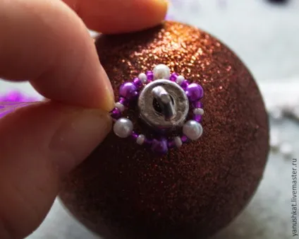Декоруємо бісером ялинкову кульку - ярмарок майстрів - ручна робота, handmade