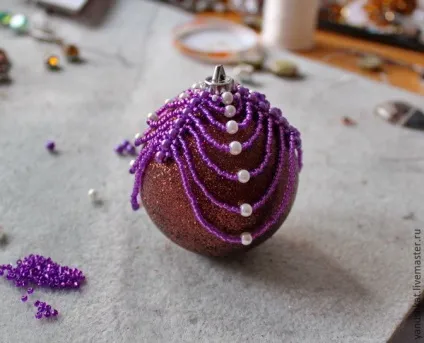 Декоруємо бісером ялинкову кульку - ярмарок майстрів - ручна робота, handmade
