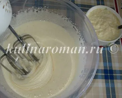 Домашній торт з коржів на молоці, зі сметанним кремом і шоколадною глазур'ю, смачні рецепти (кремом) Домашній торт з коржів на молоці, зі сметанним кремом і шоколадною глазур'ю, смачні рецепти