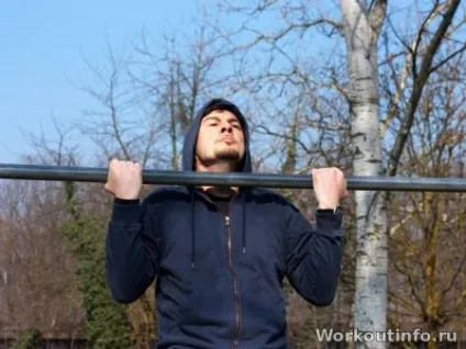 Елемент рушник на турніку - street workout - тренування з власною вагою
