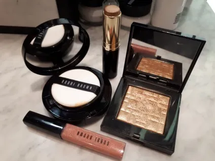 Головні тренди макіяжу 2017 розповідає арт-директор bobbi brown (2017) Головні тренди макіяжу 2017 розповідає арт-директор bobbi brown