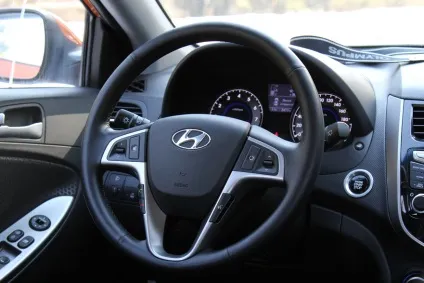 Hyundai solaris і renault sandero stepway муки вибору (sandero) Hyundai solaris і renault sandero stepway муки вибору