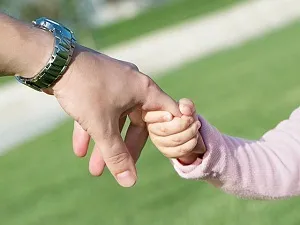 Які документи потрібні для усиновлення дитини з будинку малятка, дитбудинку, дітей дружини