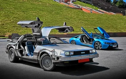 Bmw i8 і delorean dmc-12