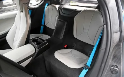 Bmw i8 і delorean dmc-12