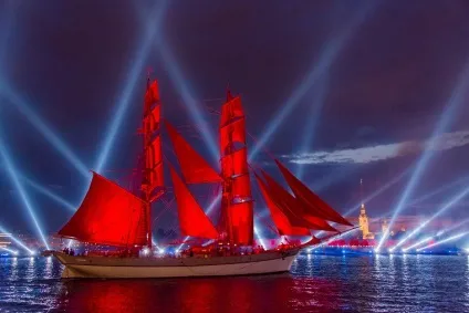 Бриг «tre kronor» піднімає червоні вітрила