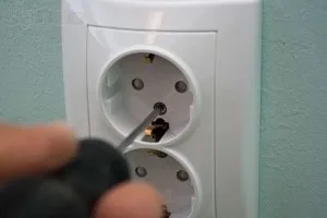 Як поміняти розетку самому відео інструкція (розетку) Як поміняти розетку самому відео інструкція